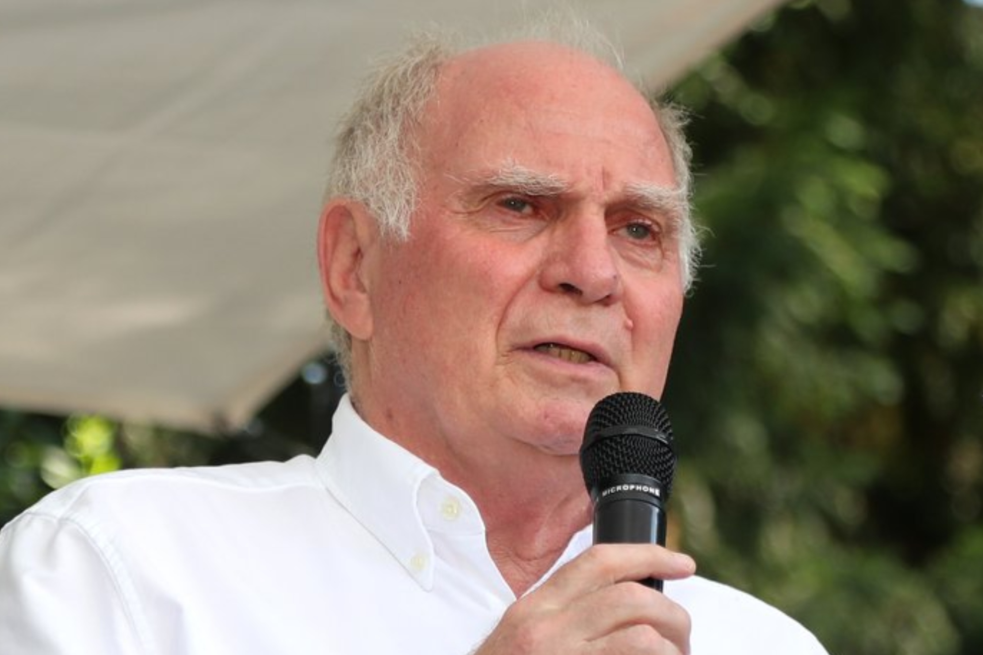 UL HOINESS, Honorary President of Bayern.