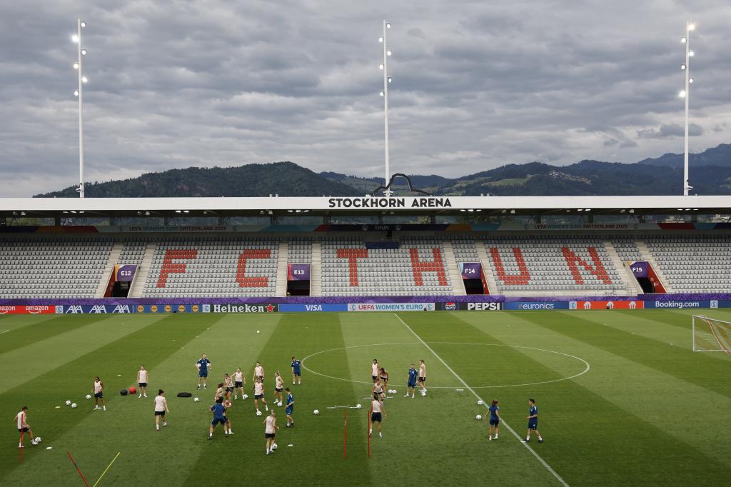 The players of the Spain team train in Thun