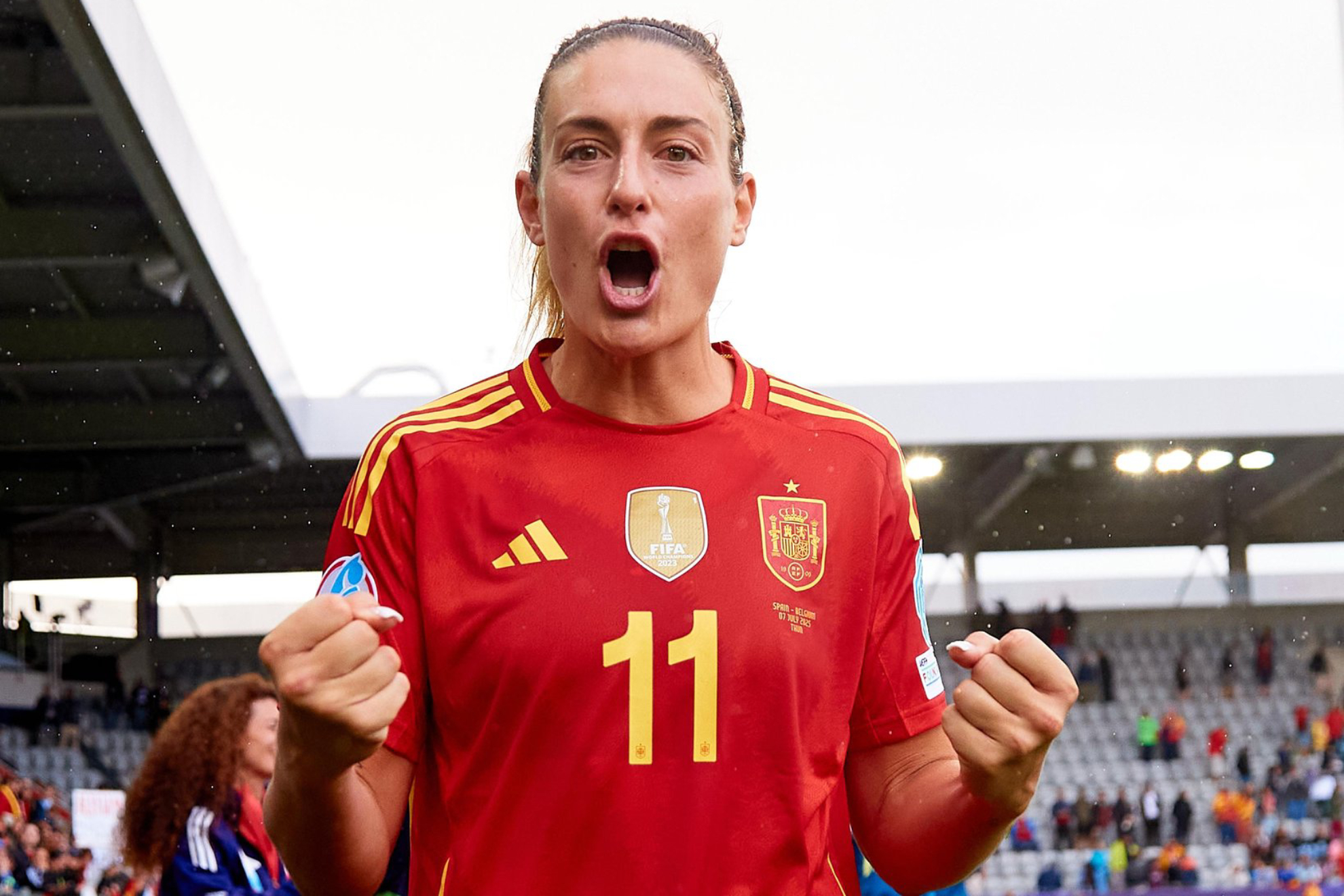 Alexia Putellas celebra la victoria ante Bélgica en la Eurocopa