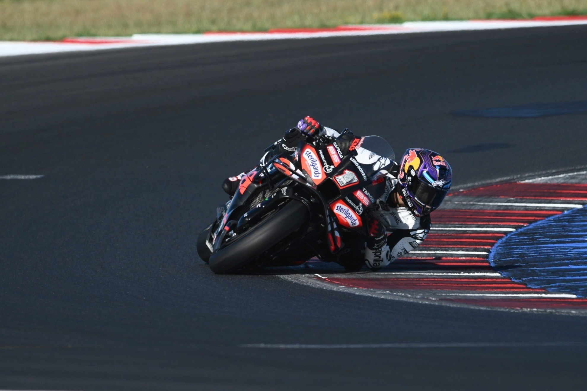 Jorge Martín en su test con la Aprilia MotoGP en Misano 2025.