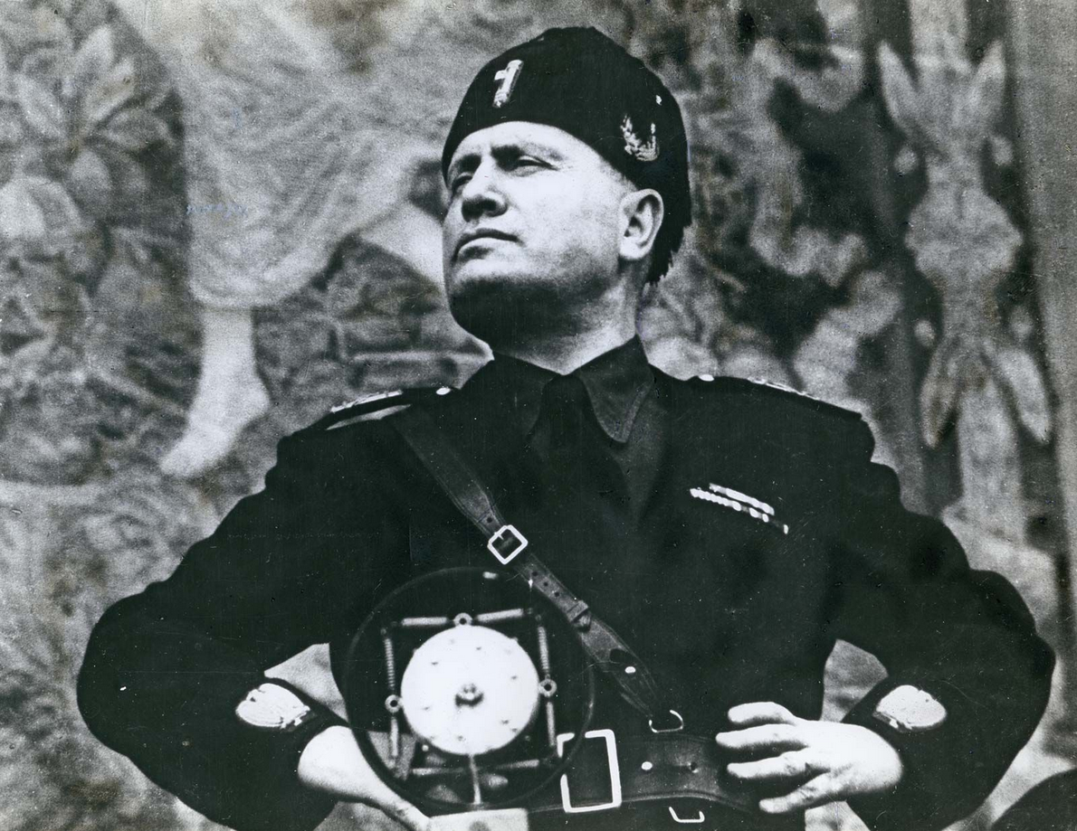 Il grande nipote del dittatore Mussolini suonerà nella Serie A: Meet Romano Mussolini