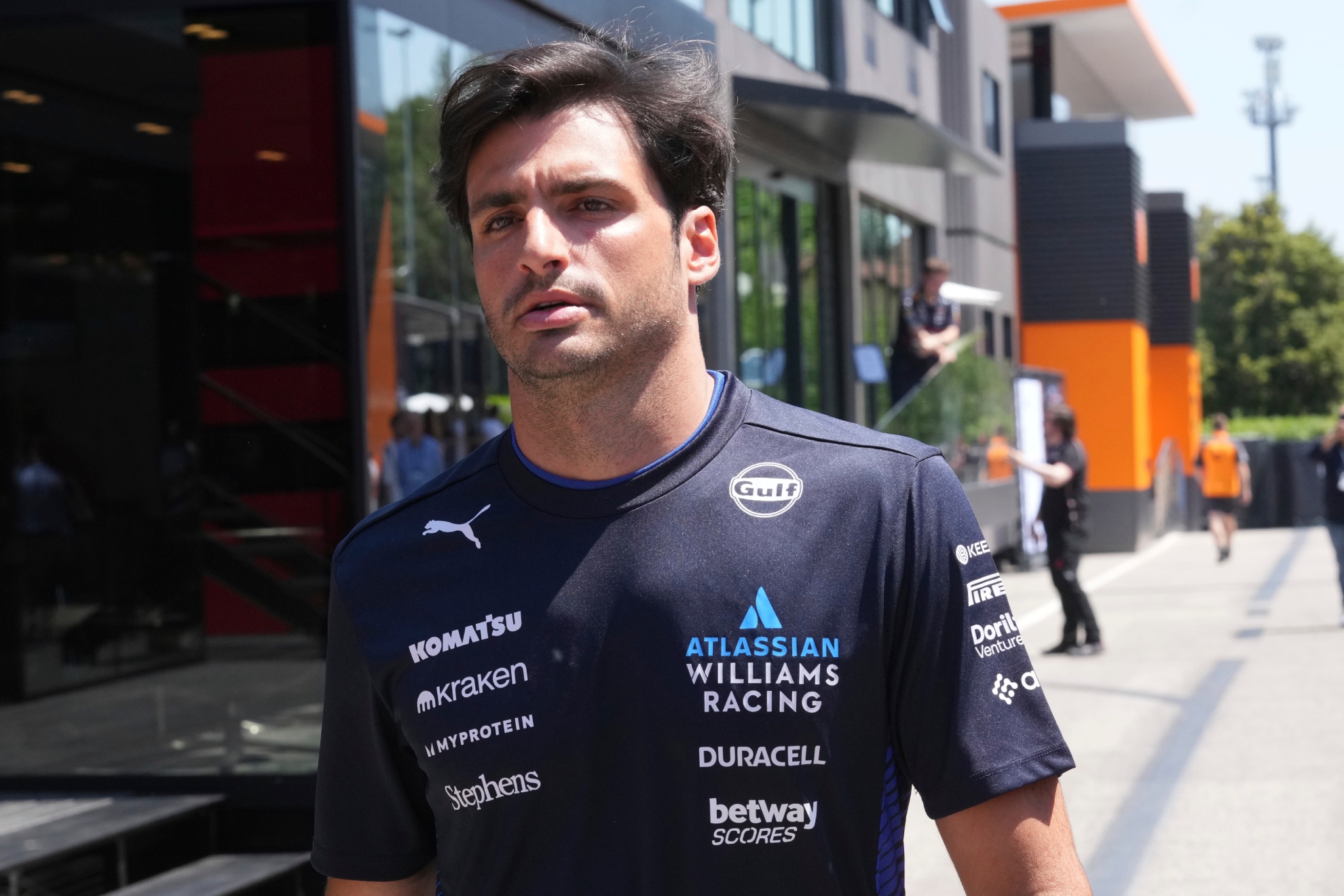 Carlos Sainz en el Autódromo Enzo e Dino Ferrari, en Imola.