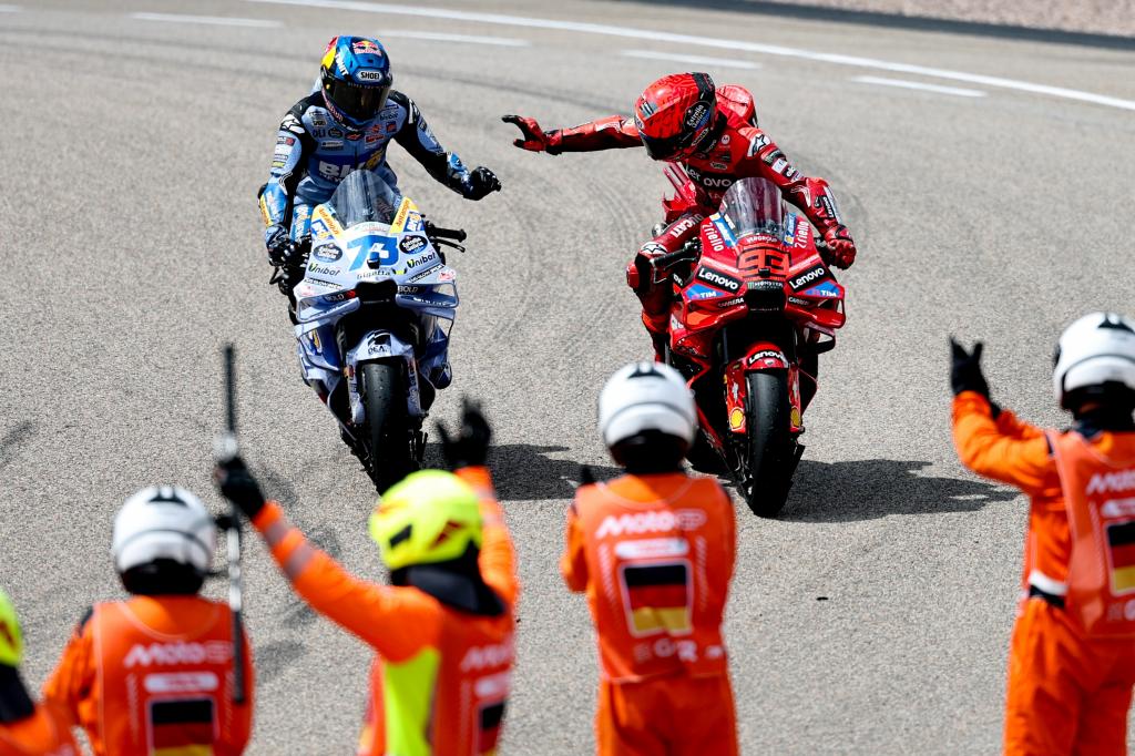 Marc y Álex, tras la carrera.