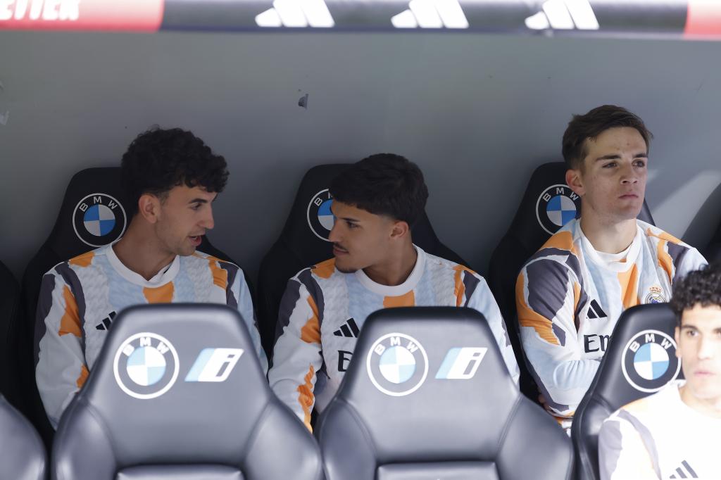 Yusi, en el banquillo del Real Madrid en un partido de Liga