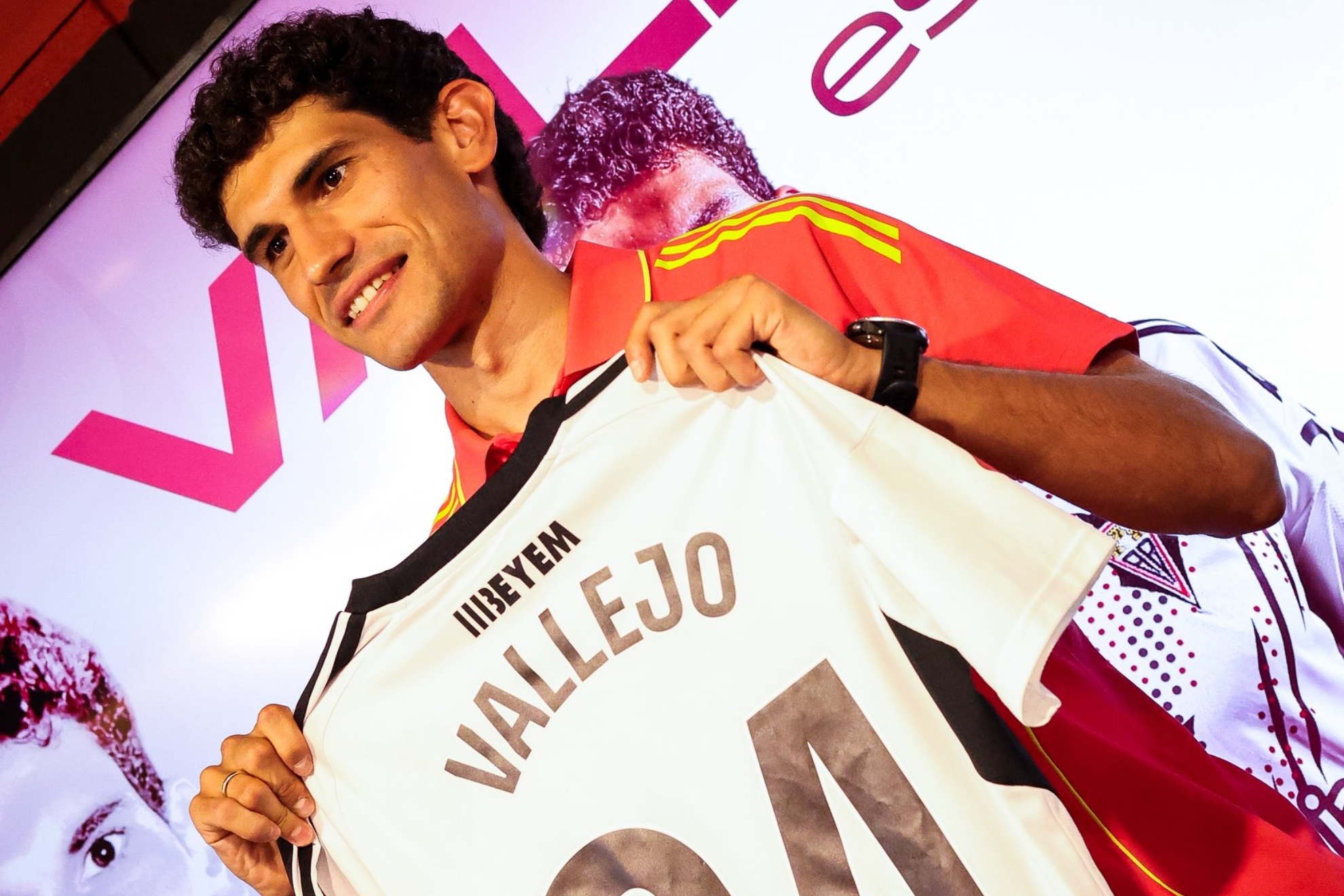 Jesús Vallejo, en su presentación como nuevo jugador del Albacete.