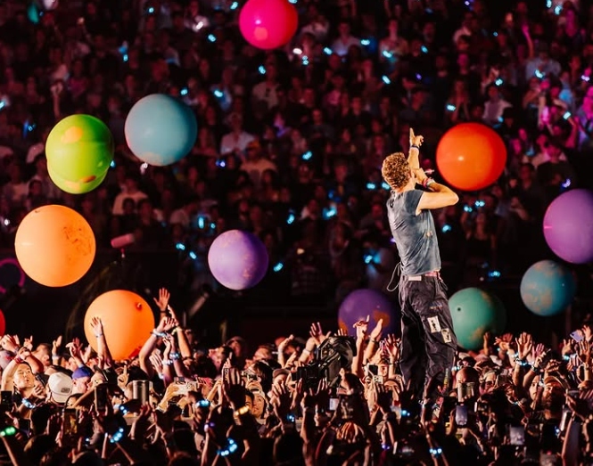 Chris Martin, durante el concierto en Boston