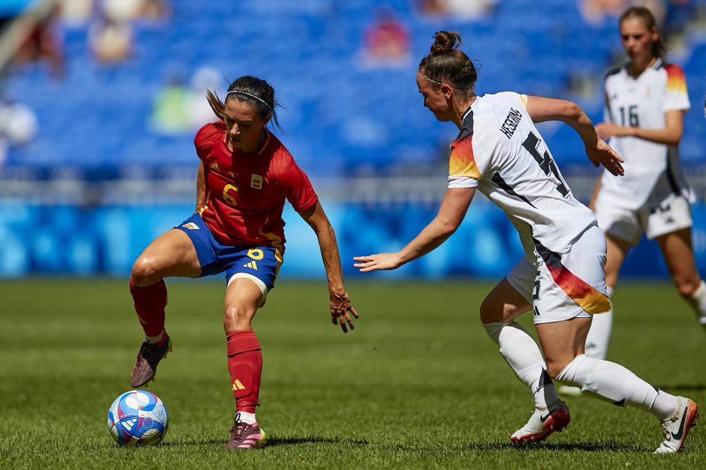 Aitana Bonmatí durante el partido ante Alemania en los Juegos Olímpicos de 2024