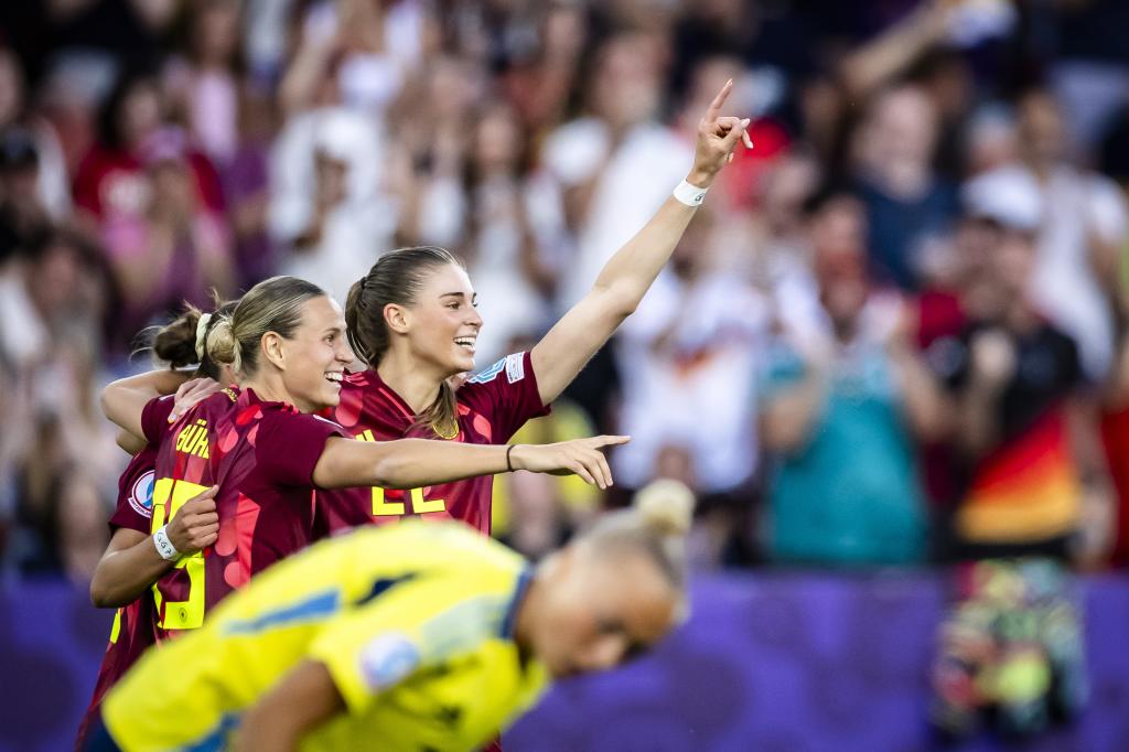 Jule Brand celebra un gol durante esta Eurocopa.