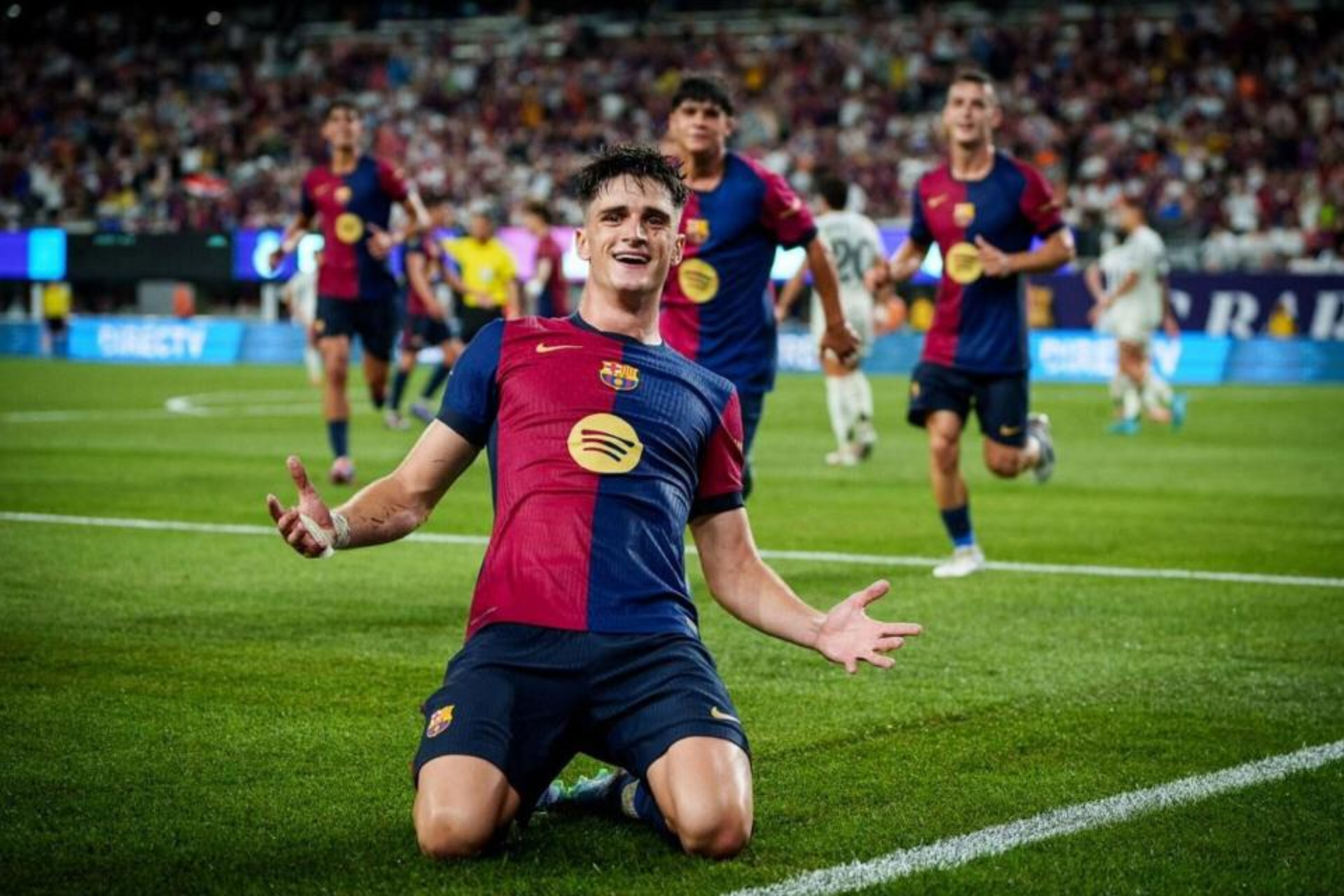 Valentina Rodriguez con un traje de baño revelador