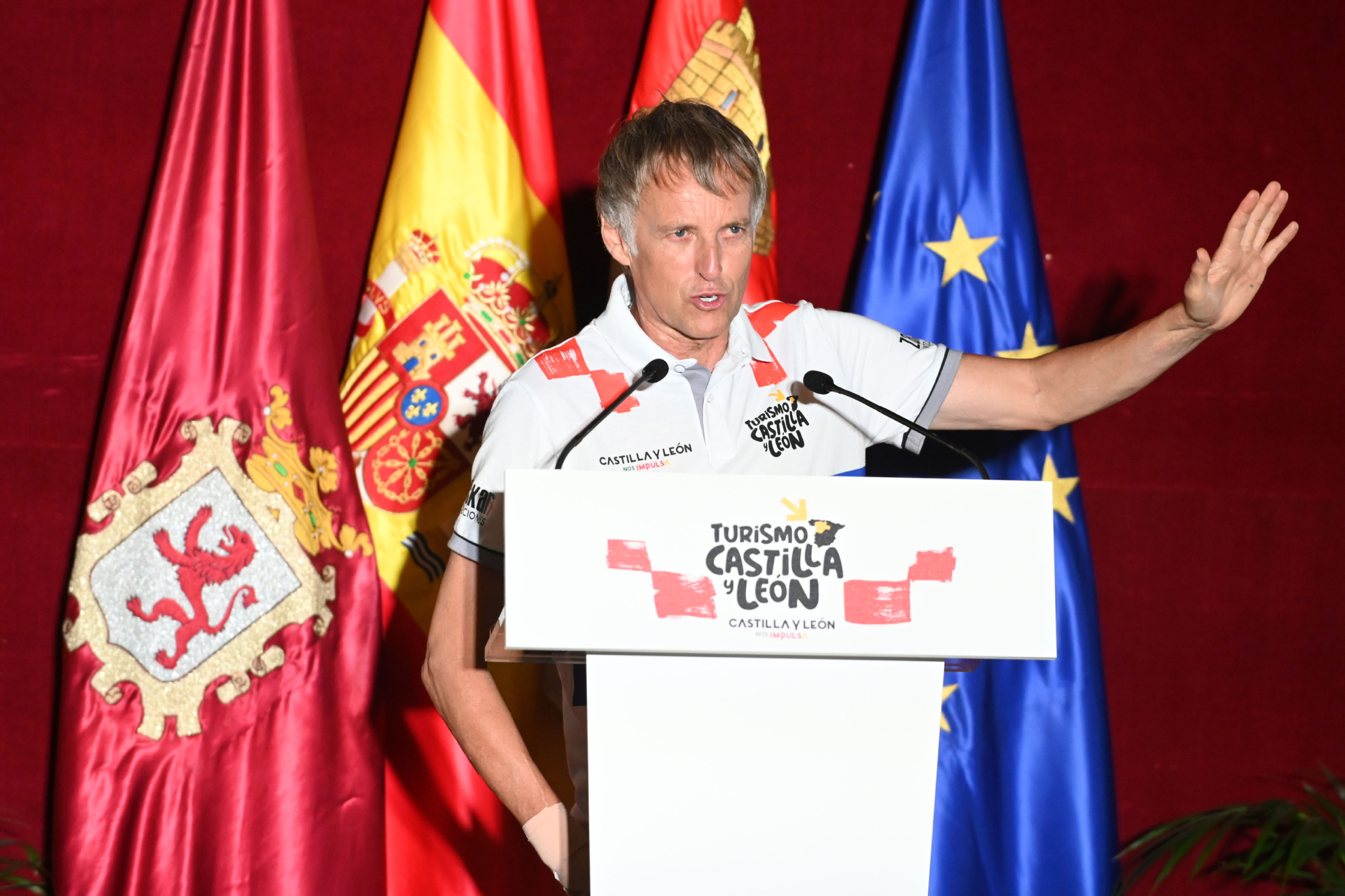 Calleja promocionará Castilla y León por todo el mundo con su participación en el Dakar.