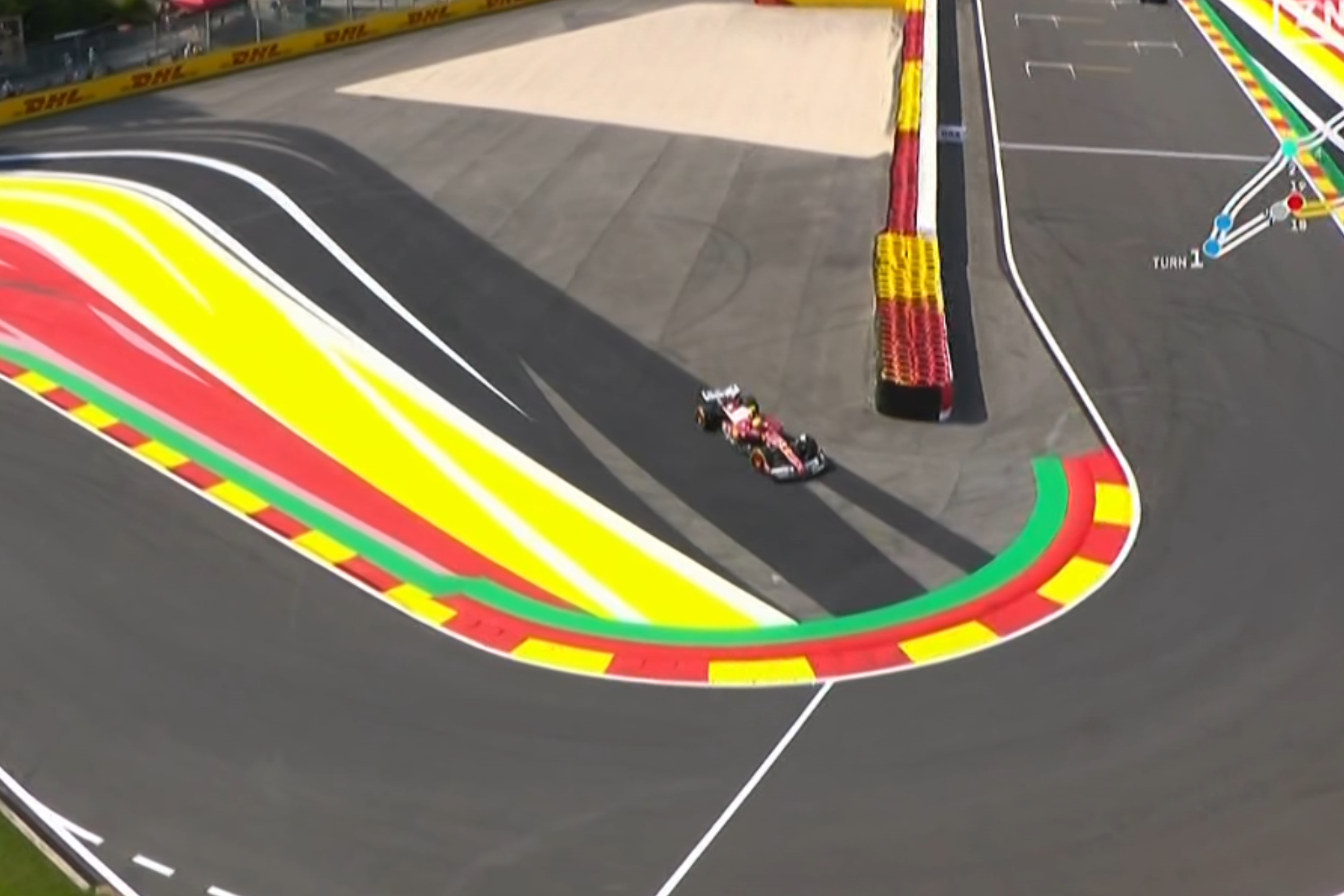 Hamilton se sale.