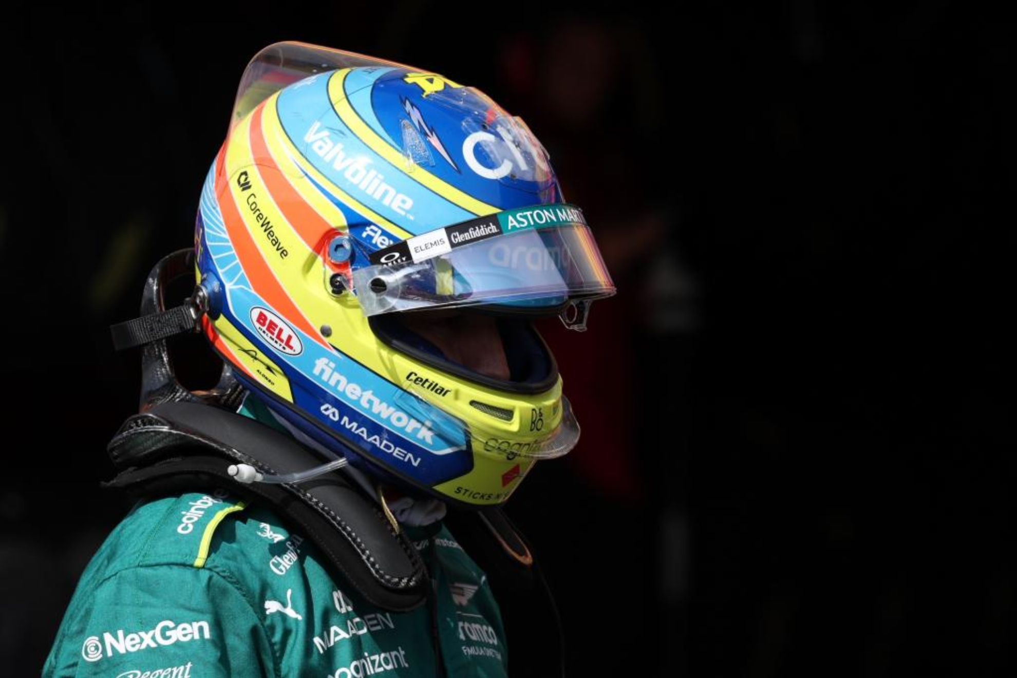 Alonso, tras bajarse del AMR25 después de una sesión.