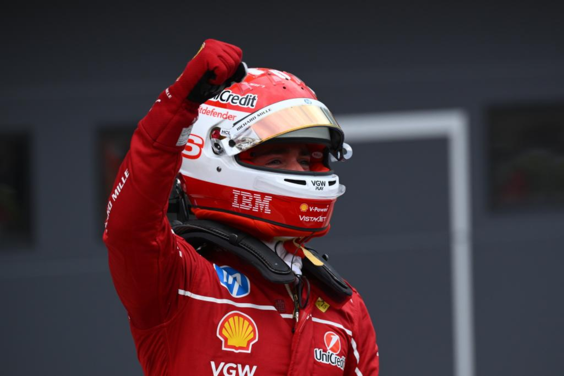 Leclerc celebra.
