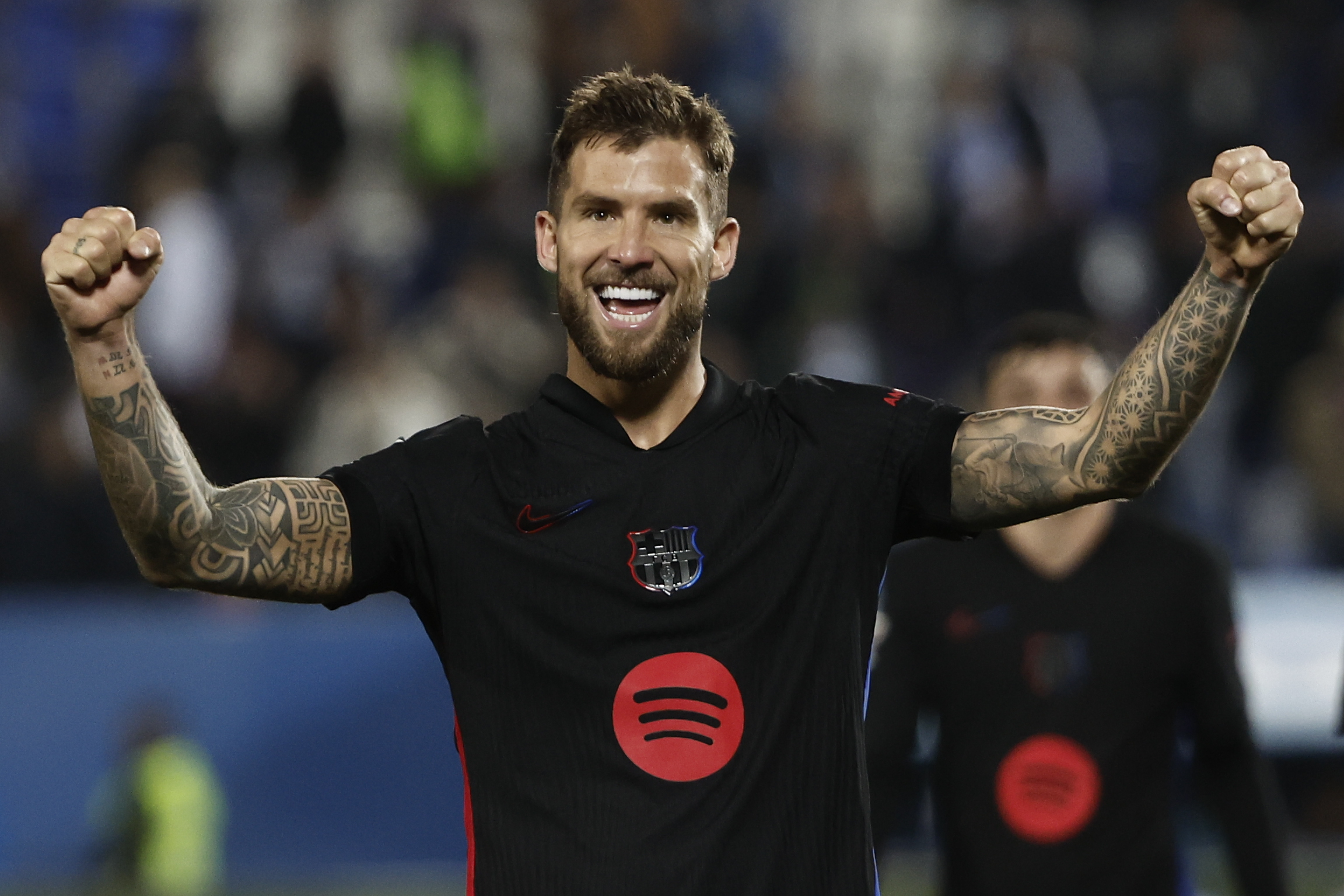 Íñigo Martínez, celebra un gol.