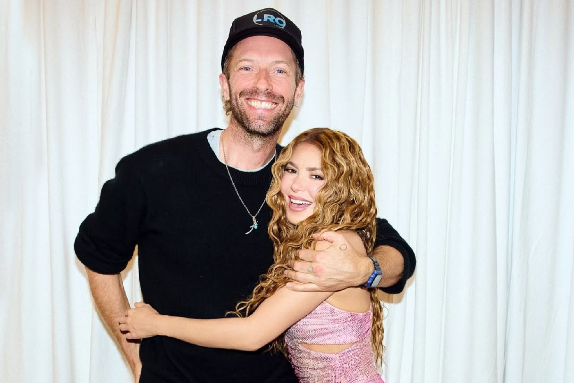 El cariñoso detalle de Shakira con Chris Martin que ha incendiado las  redes: todo viene por una dedicación que tuvo el cantante de Coldplay