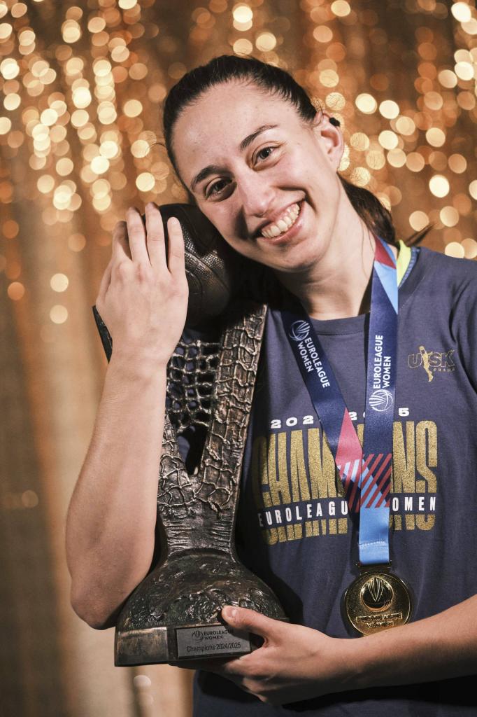 Maite Cazorla, champion with the Women's Euroleague with the Usk Prague.