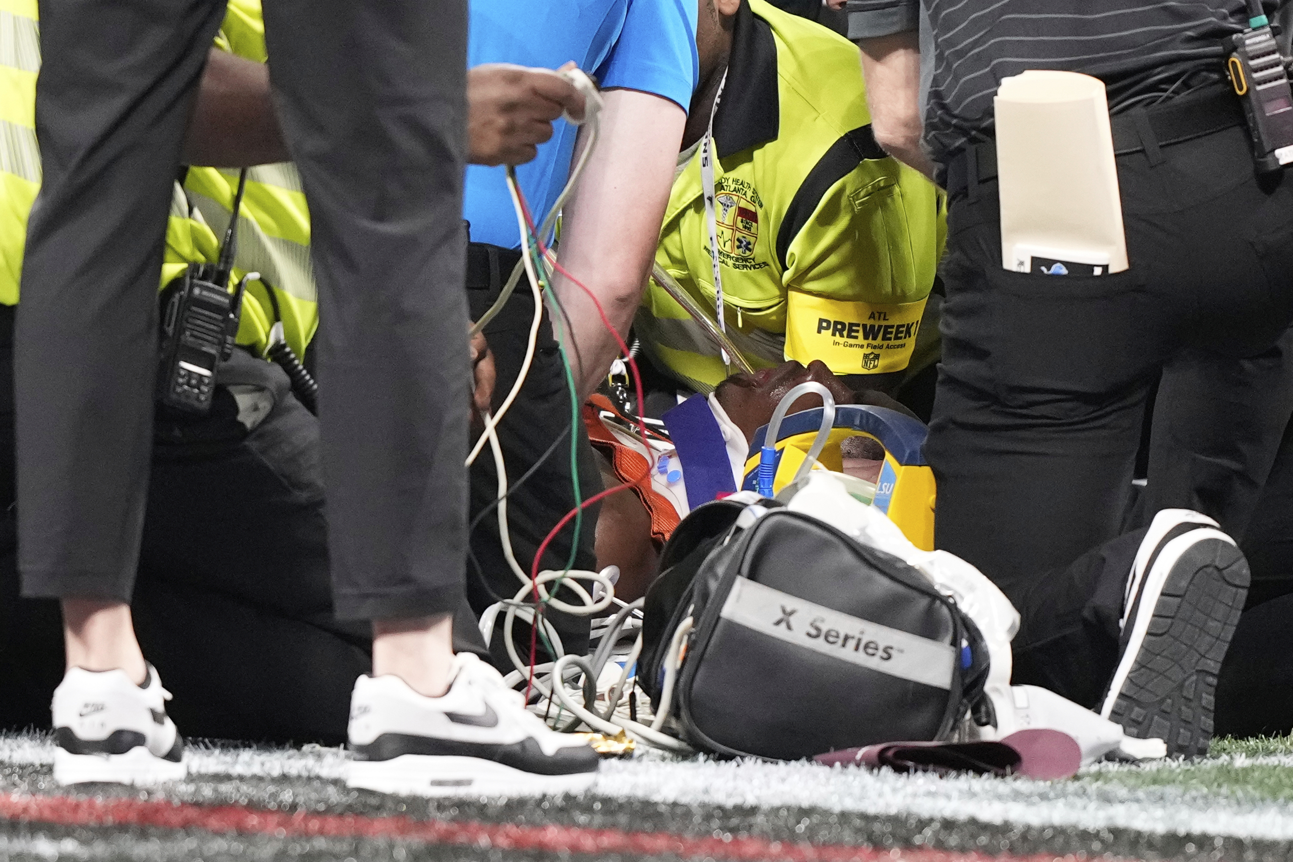 Morice Norris was treated for almost half an hour before being withdrawn in ambulance