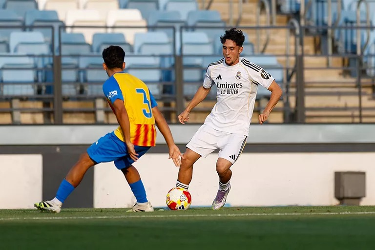 Fortea encarando a un rival.