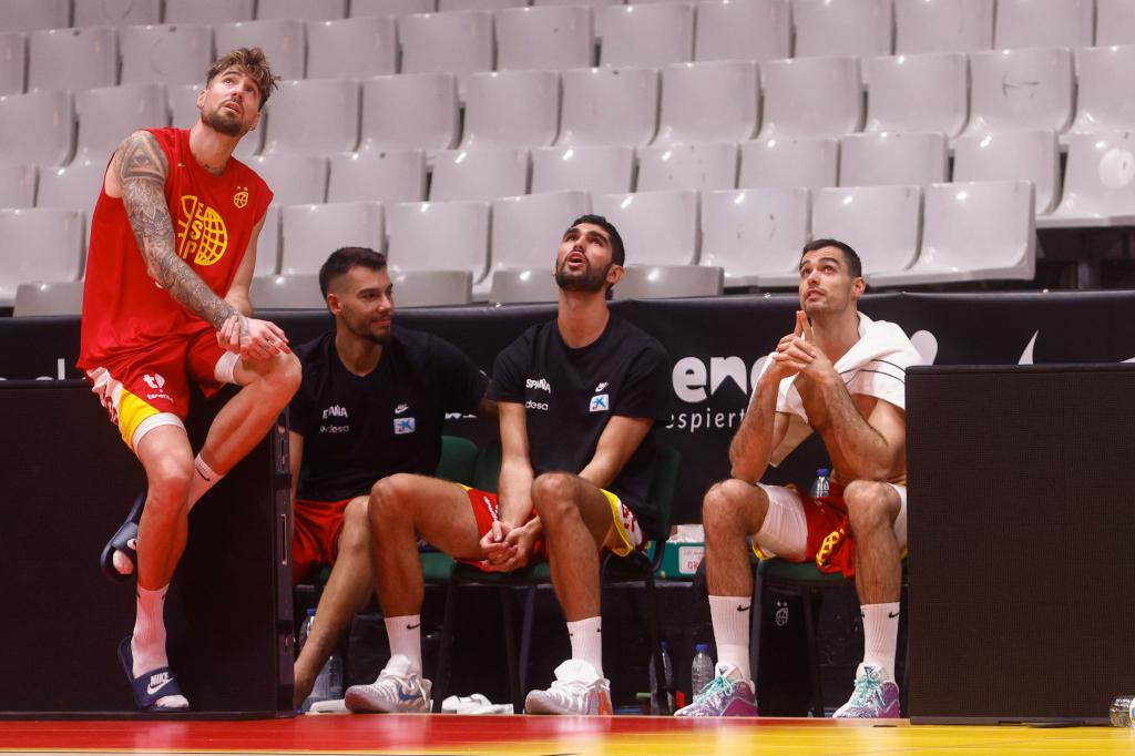 Los Hernangómez, Aldama y Abalde, en un entrenamiento de España.