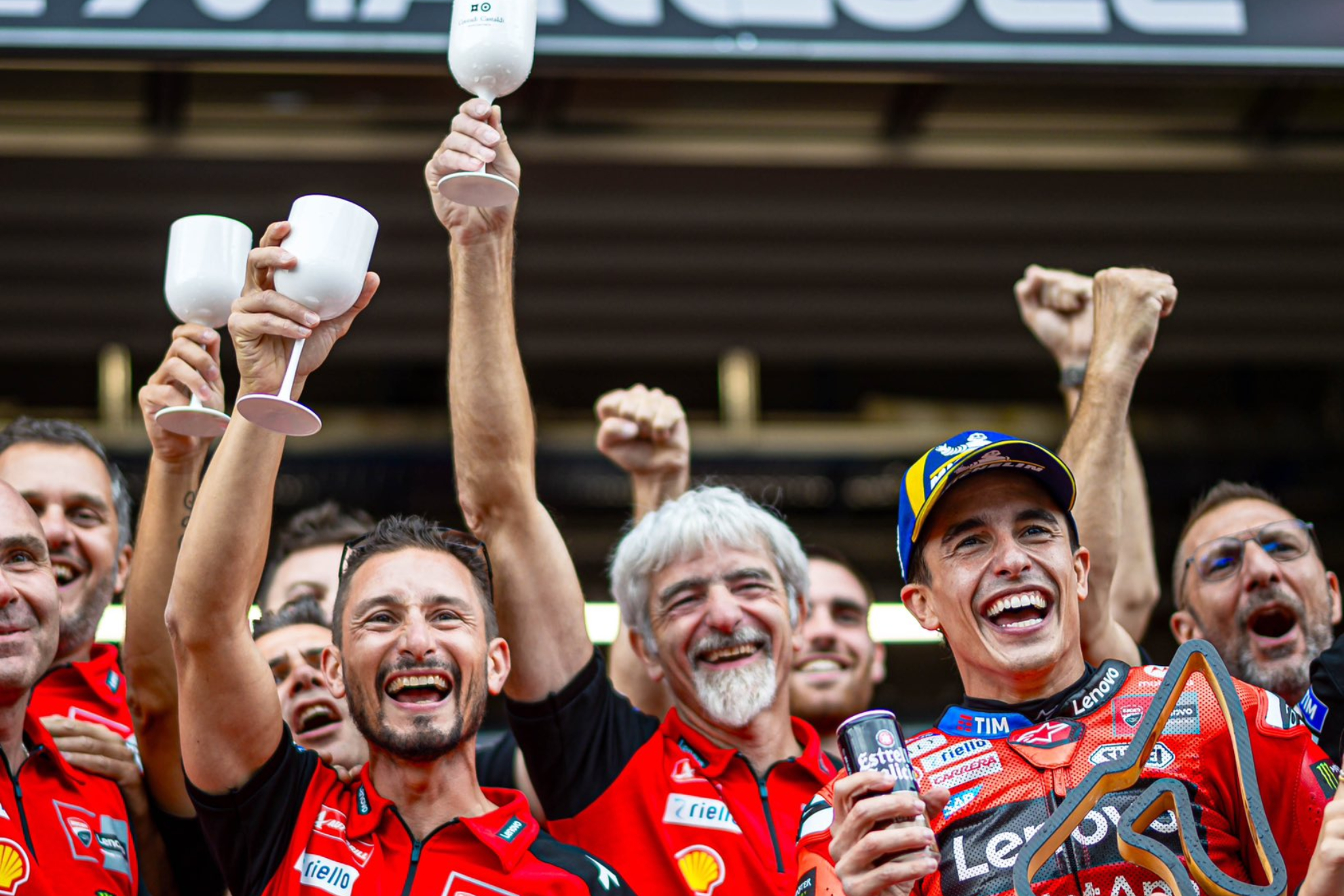 Gigi Dall'Igna, junto a Marc Márquez, en Austria.