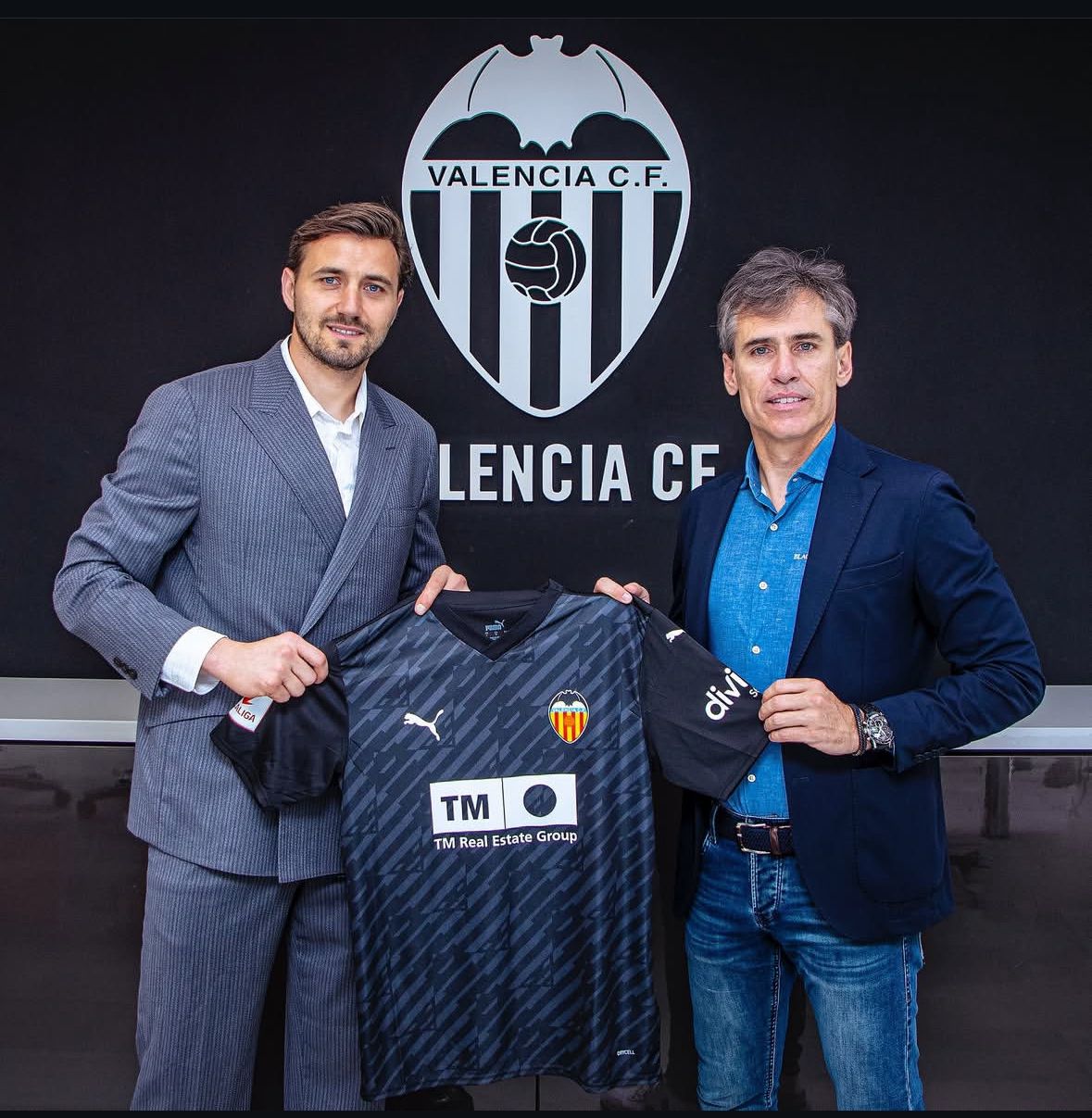 En su presentación con Miguel Ángel Conora.