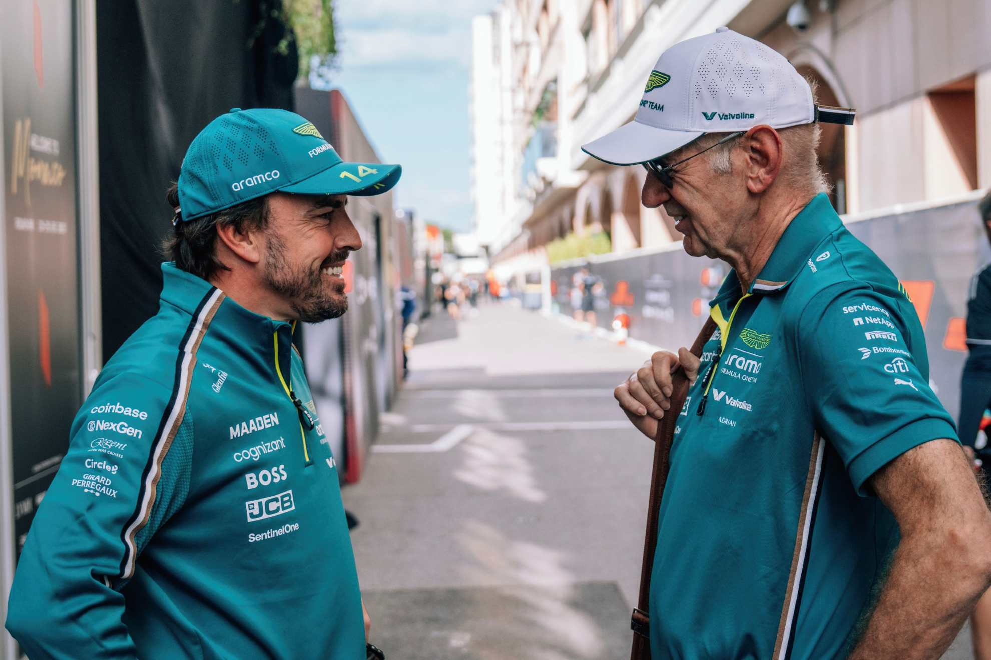 Alonso y Newey, en el GP de Mónaco de este año.