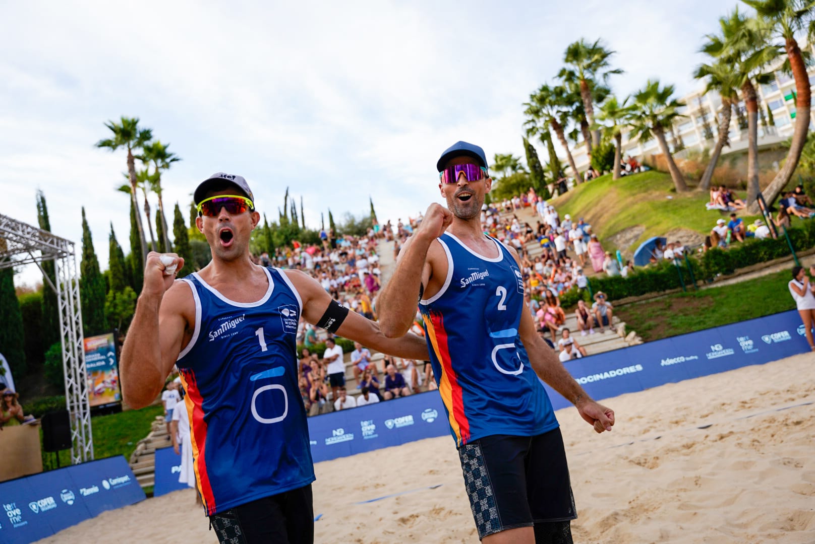 Alejandro Huerta (I) and Adrián Gavira (d) celebrating victory in the 2025 Spanish Championship