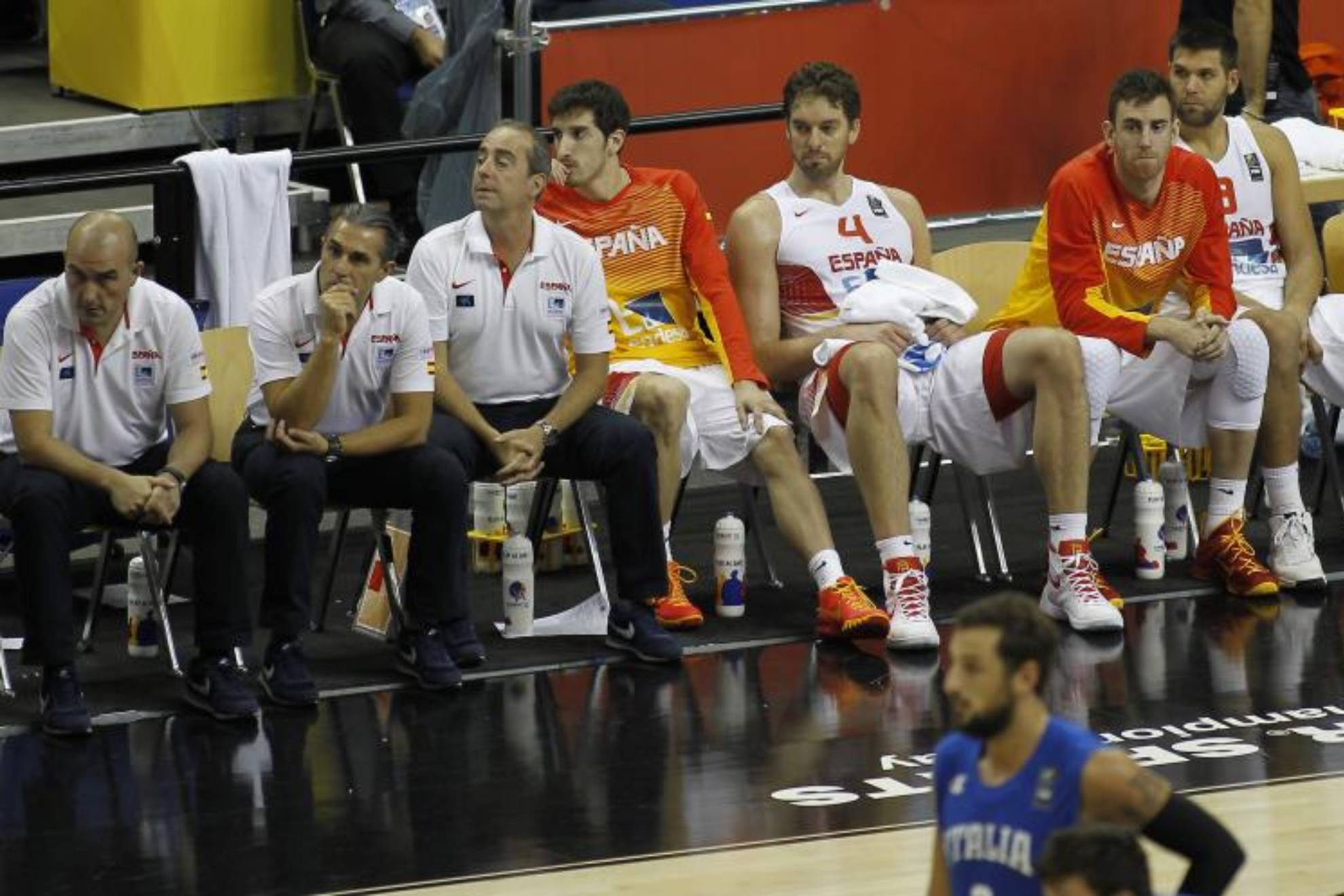 Sergio Scariolo, sitting on the bench during the match against Italy at the Eurobasket of 2015.