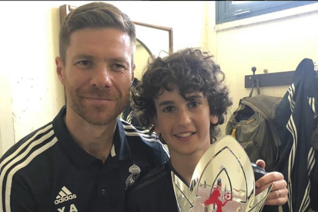 Xabi Alonso e Jacobo Ramón.